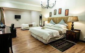 Royl Court Guesthouse